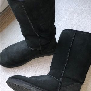 Black tall Ugg Boots